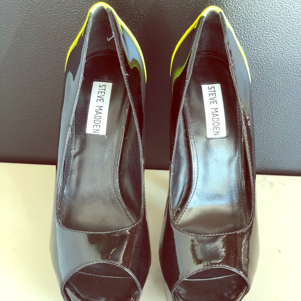 Steve Madden peep toe heel